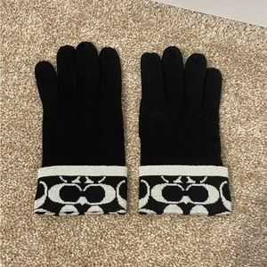 Coach Women's Signature Knit Tech Gloves